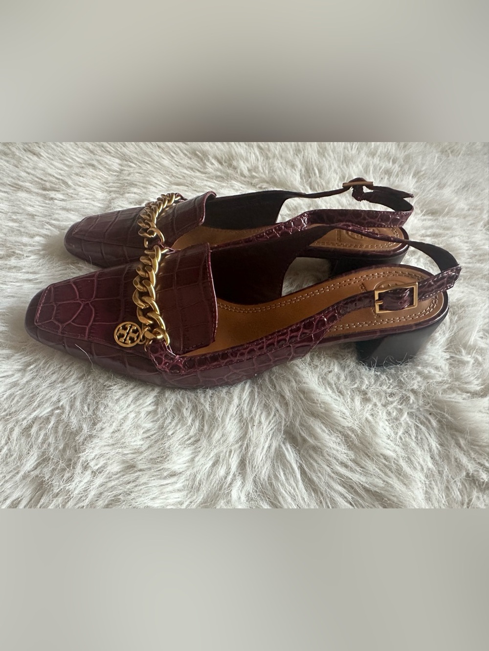 Tory Burch Benton charm Burgundy Croc-Embossed Slingback Loafers With Gold Chain - Picture 4 of 16